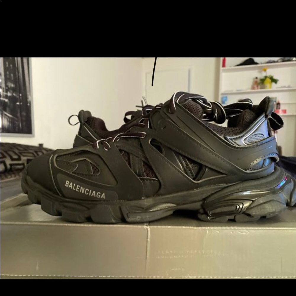 Balenciaga track runner (triple black)
